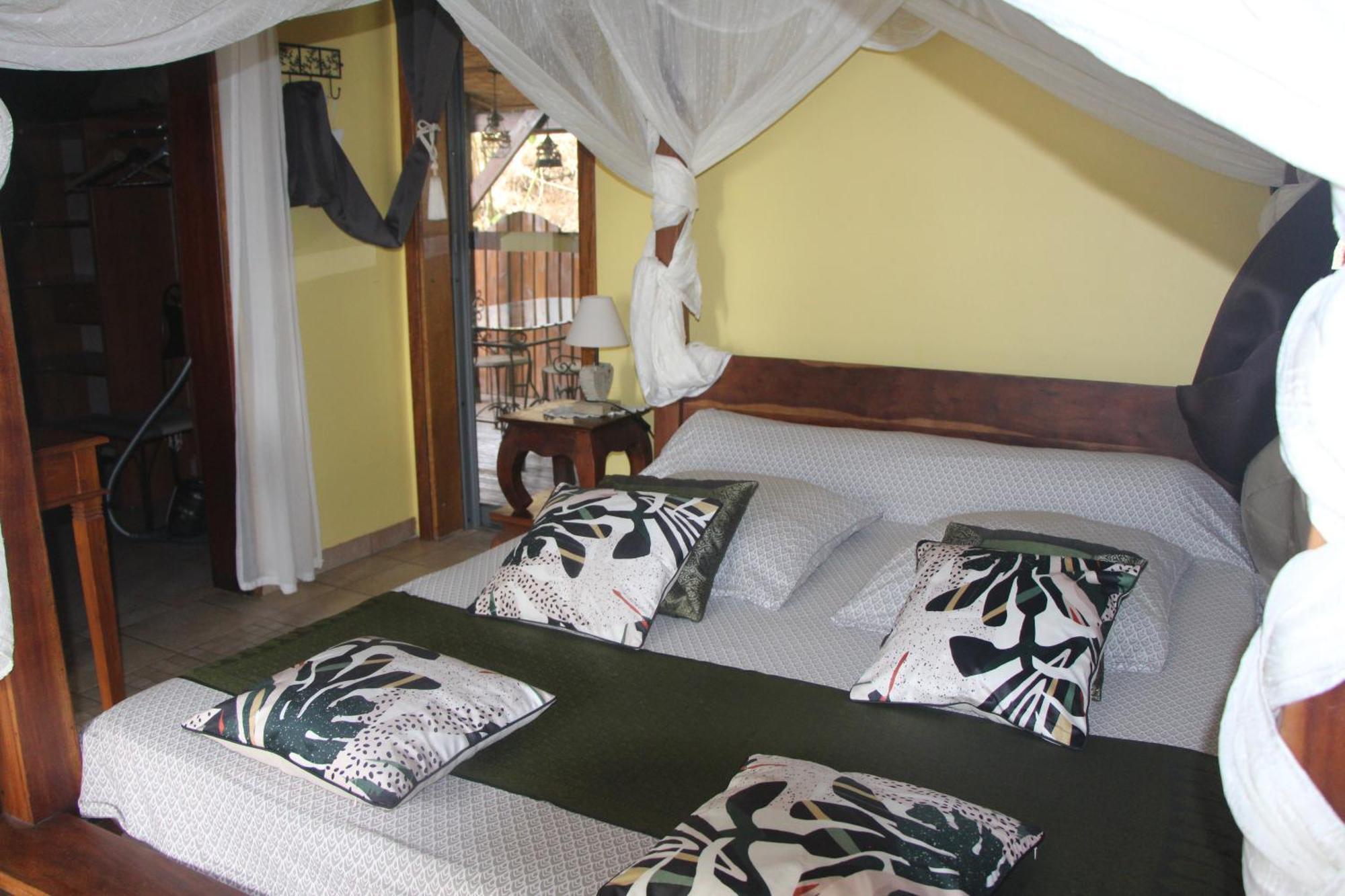 La Liane De Jade 974-Lodge Le Palissandre - Jacuzzi Privatif - Piscine Chauffee Le Bois de Nefles  Bagian luar foto